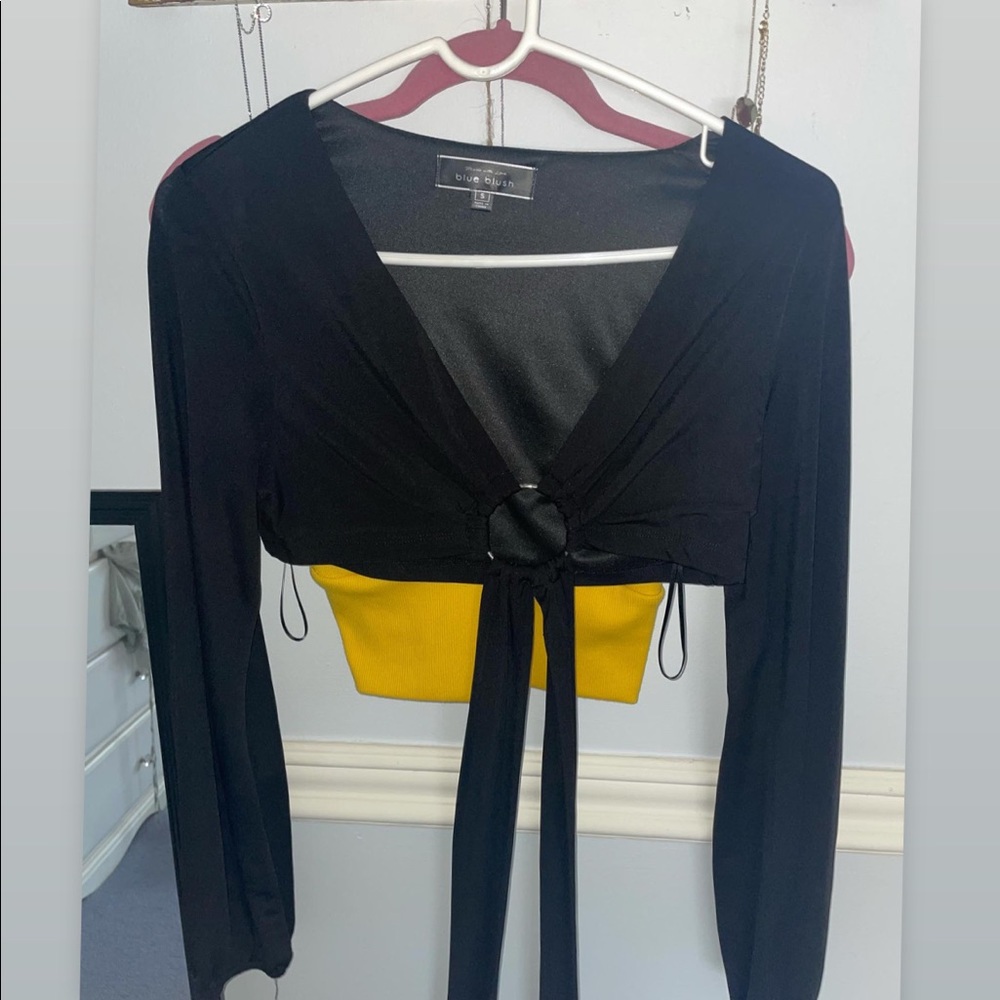 Love sleeve crop top